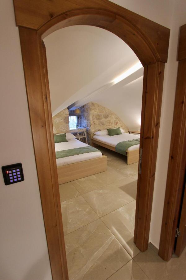 St. John Apartment Yerusalem Bagian luar foto